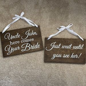 Set of signs for ring bearers